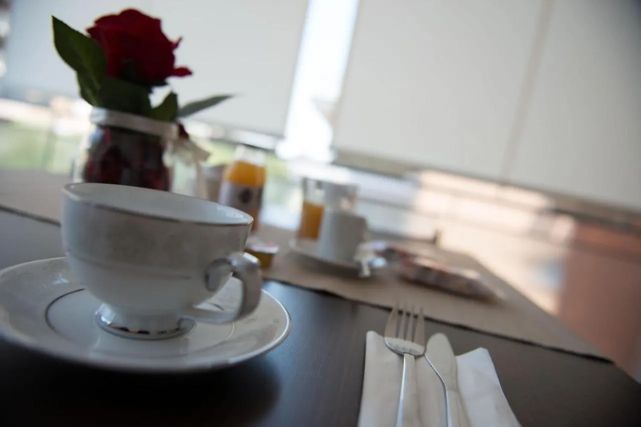 Authentic Sweet Home Roma Bed & Breakfast